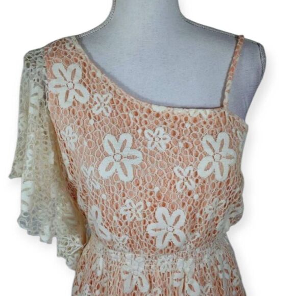SEQUIN HEARTS PEACH & CREAM LACE ONE SHOULDER DRESS SZ.L EUC. - Picture 2 of 8